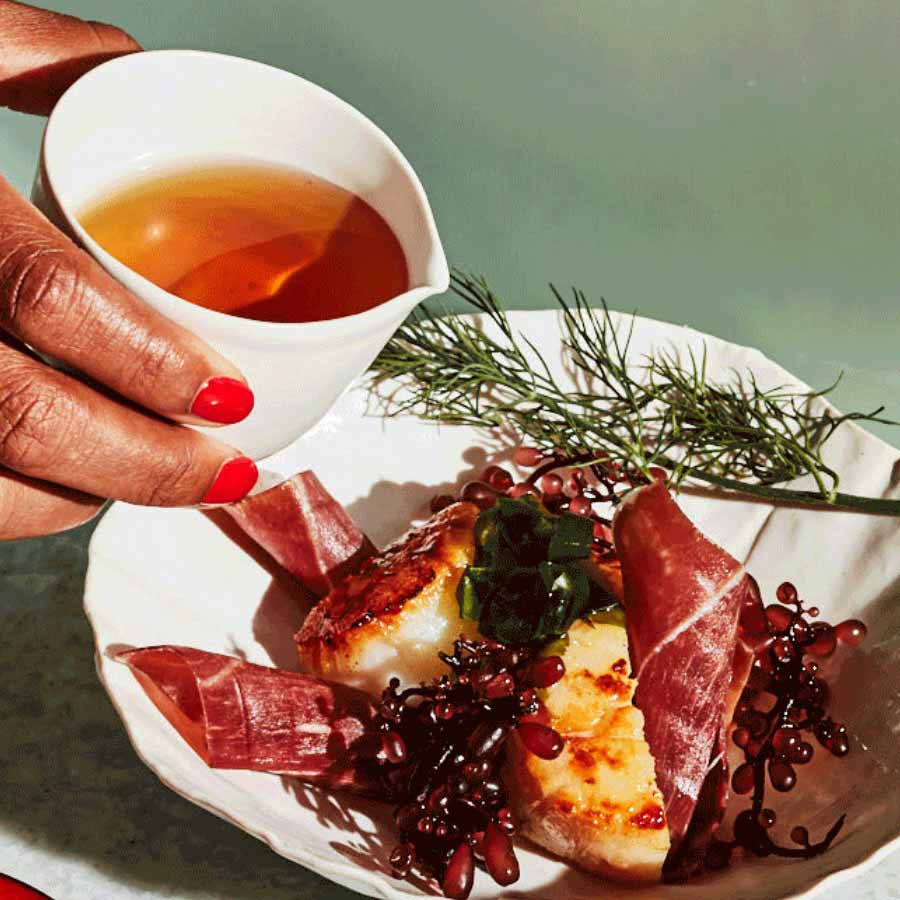 Twenty-Plus Eateries, None Extra